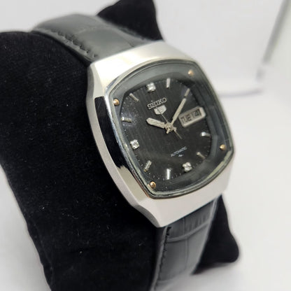 Vintage 1979 Original Seiko 5 Automatic 7009-5140 Black face 17 Jewels Day-Date Japanese Men's Wrist Watch OG286