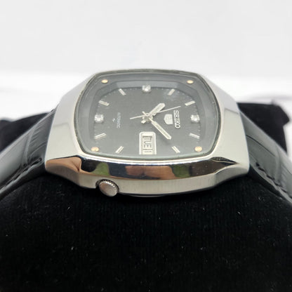 Vintage 1979 Original Seiko 5 Automatic 7009-5140 Black face 17 Jewels Day-Date Japanese Men's Wrist Watch OG286