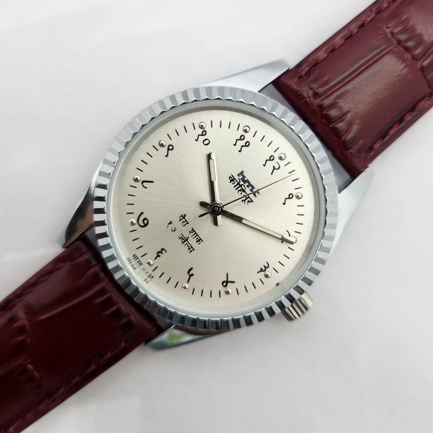 Vintage MOD HMT Kohinoor Devanagari Hand Winding Fluted Bazel SIlver Face Red Strap Men's Wrist Watch G29