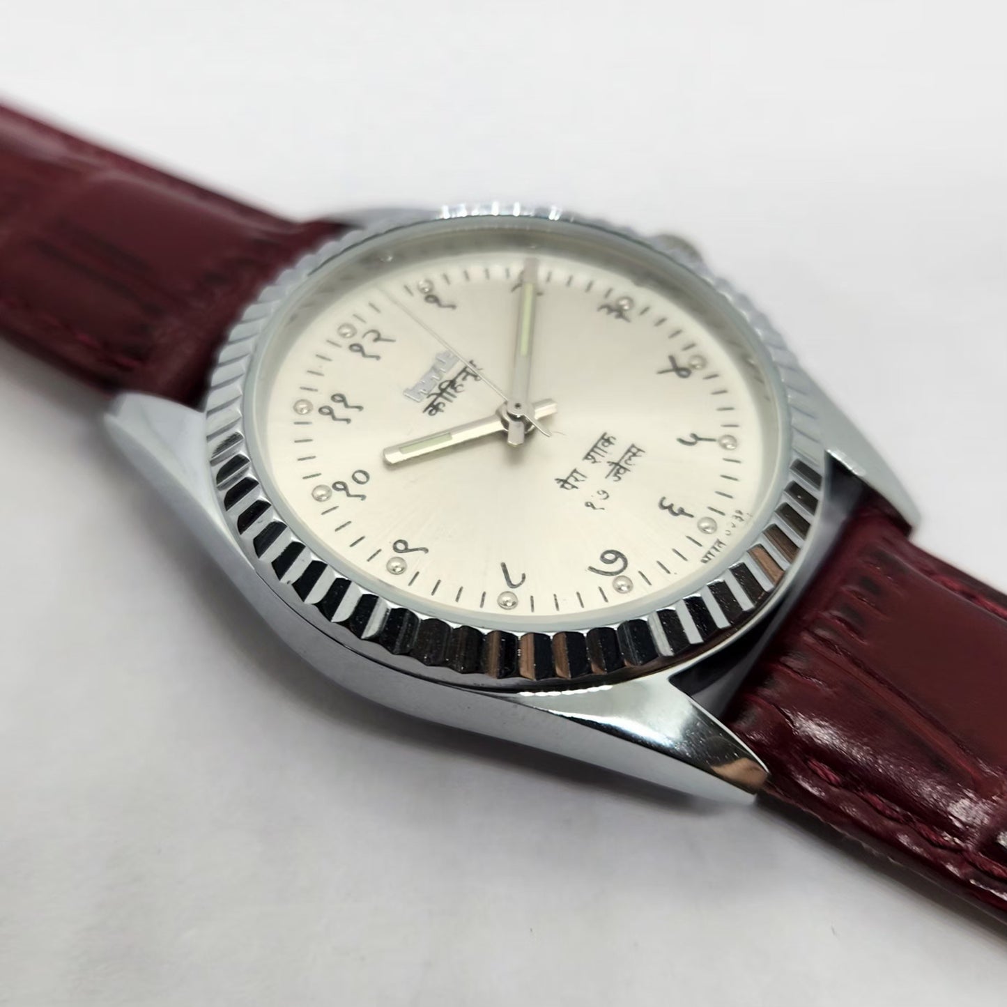 Vintage MOD HMT Kohinoor Devanagari Hand Winding Fluted Bazel SIlver Face Red Strap Men's Wrist Watch G29
