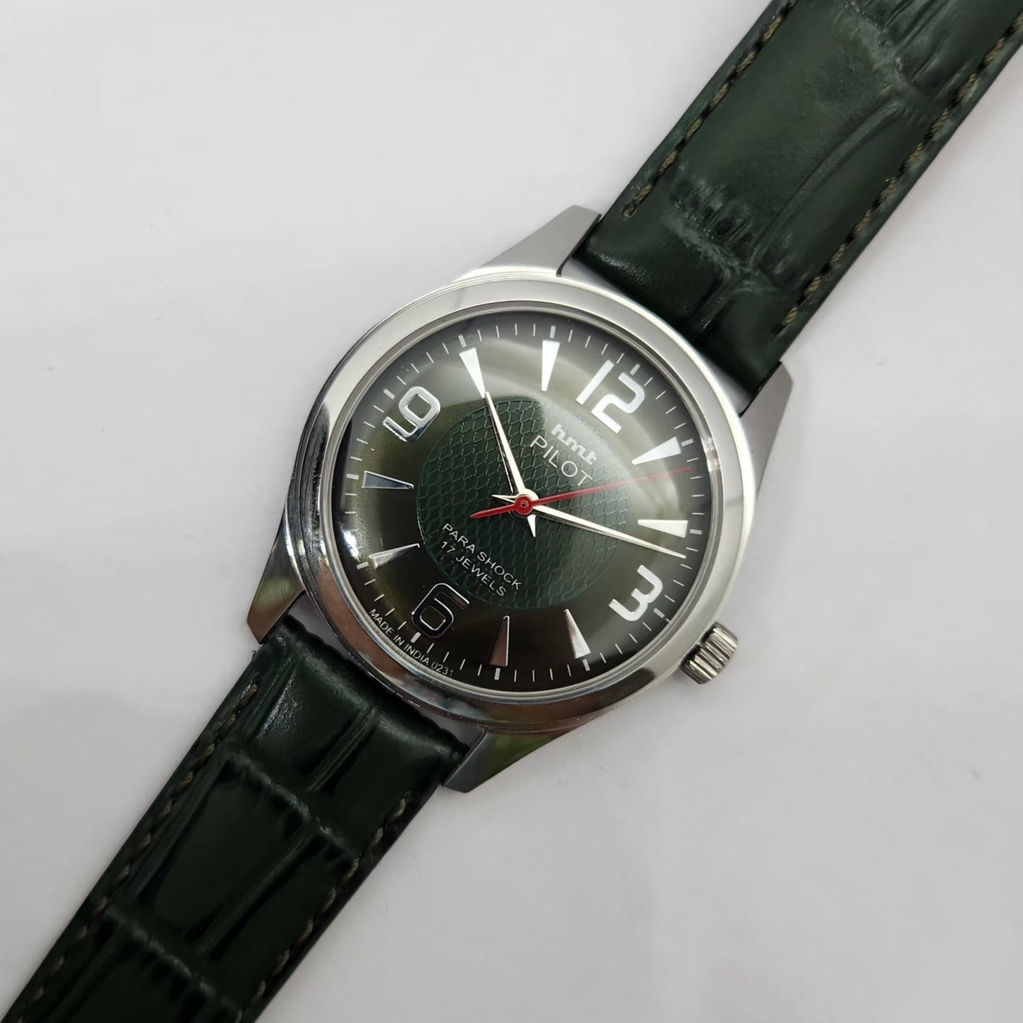 Vintage MOD HMT Pilot Hand Winding 17 Jewels Green Face Green Strap Men's Wrist Watch G28