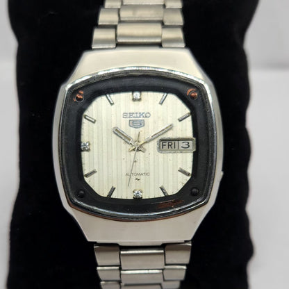 Vintage 1979 Original Seiko 5 Automatic 7009-5110 Silver Face 17 Jewels Day-Date Japanese Men's Wrist Watch OG289