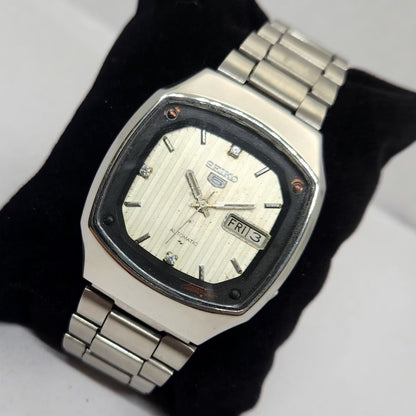 Vintage 1979 Original Seiko 5 Automatic 7009-5110 Silver Face 17 Jewels Day-Date Japanese Men's Wrist Watch OG289