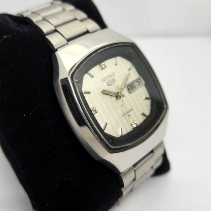 Vintage 1979 Original Seiko 5 Automatic 7009-5110 Silver Face 17 Jewels Day-Date Japanese Men's Wrist Watch OG289