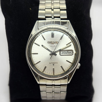 Vintage 1980 Original Seiko 5 Automatic 6309-7150 Silver face 17 Jewels Day-Date Japanese Men's Wrist Watch OG290