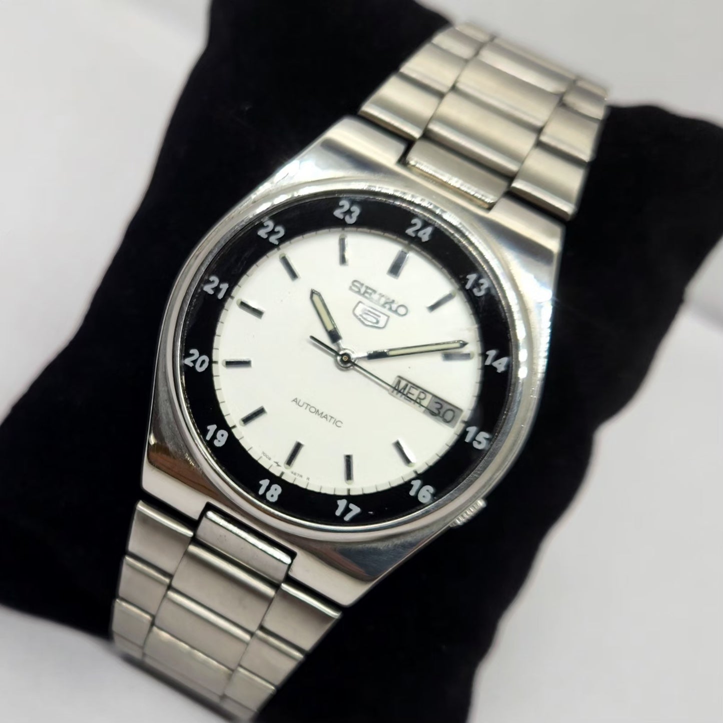 Vintage 1982 Original Seiko 5 Automatic 7009-316A White Face 17 Jewels Day-Date Japanese Men's Wrist Watch OG291