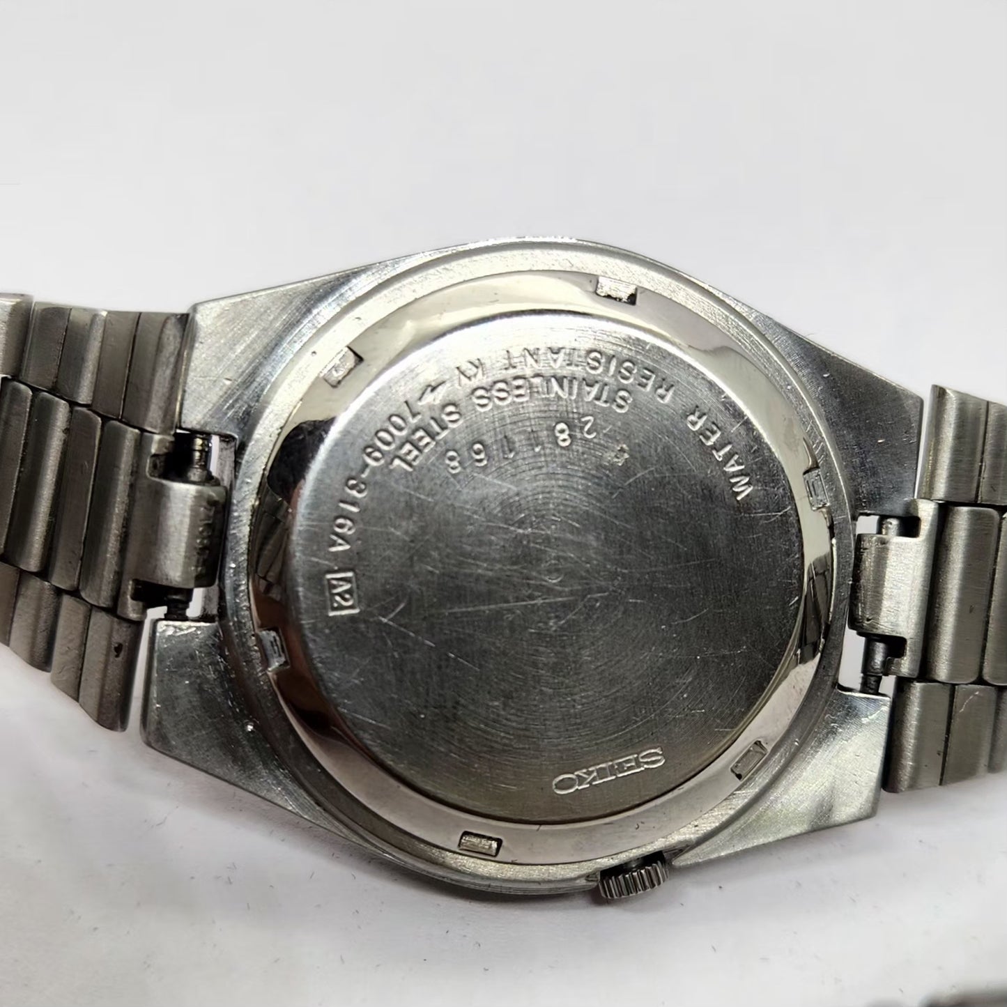 Vintage 1982 Original Seiko 5 Automatic 7009-316A White Face 17 Jewels Day-Date Japanese Men's Wrist Watch OG291