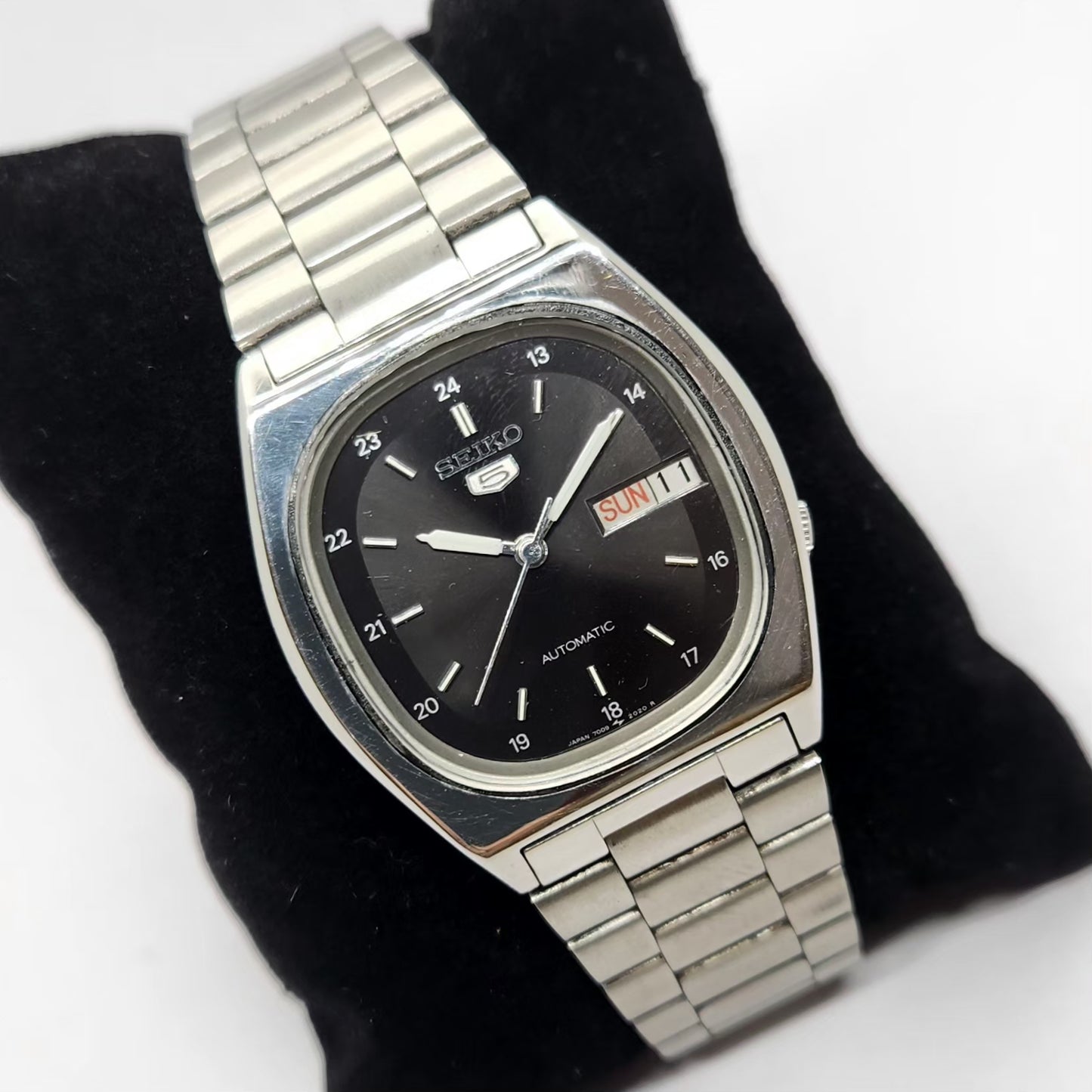 Vintage 1983 Original Seiko 5 Automatic 7009-3070 Black Face 17 Jewels Day-Date Japanese Men's Wrist Watch OG293