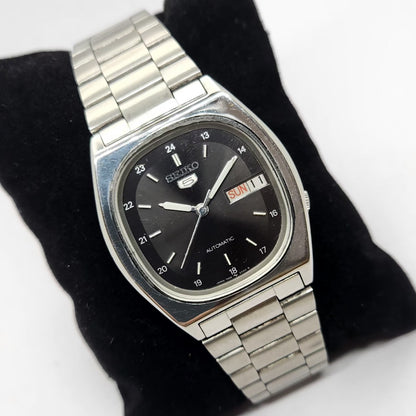 Vintage 1983 Original Seiko 5 Automatic 7009-3070 Black Face 17 Jewels Day-Date Japanese Men's Wrist Watch OG293