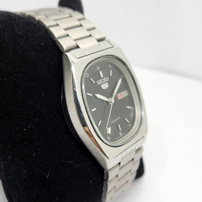 Vintage 1983 Original Seiko 5 Automatic 7009-3070 Black Face 17 Jewels Day-Date Japanese Men's Wrist Watch OG293
