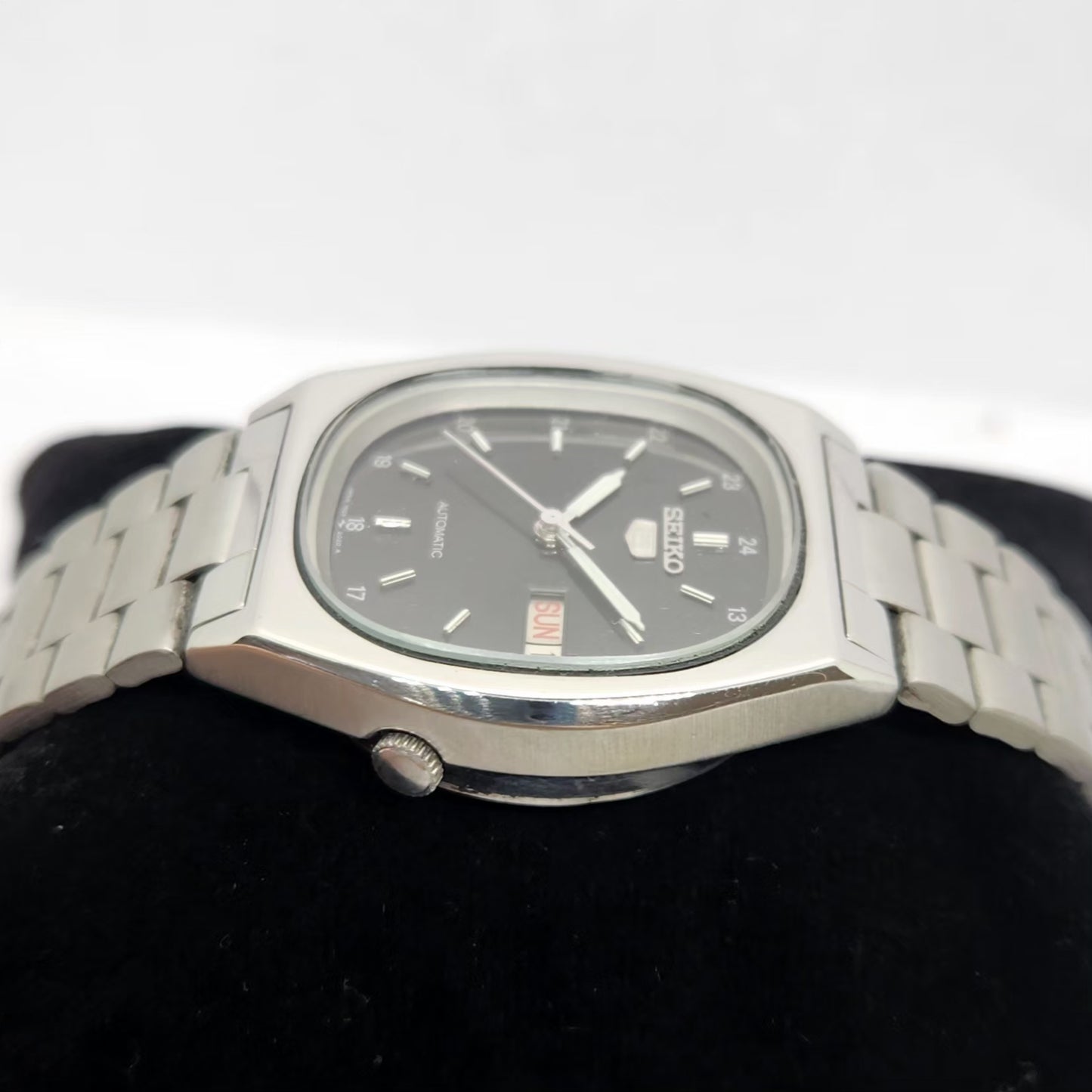 Vintage 1983 Original Seiko 5 Automatic 7009-3070 Black Face 17 Jewels Day-Date Japanese Men's Wrist Watch OG293