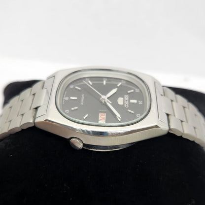 Vintage 1983 Original Seiko 5 Automatic 7009-3070 Black Face 17 Jewels Day-Date Japanese Men's Wrist Watch OG293