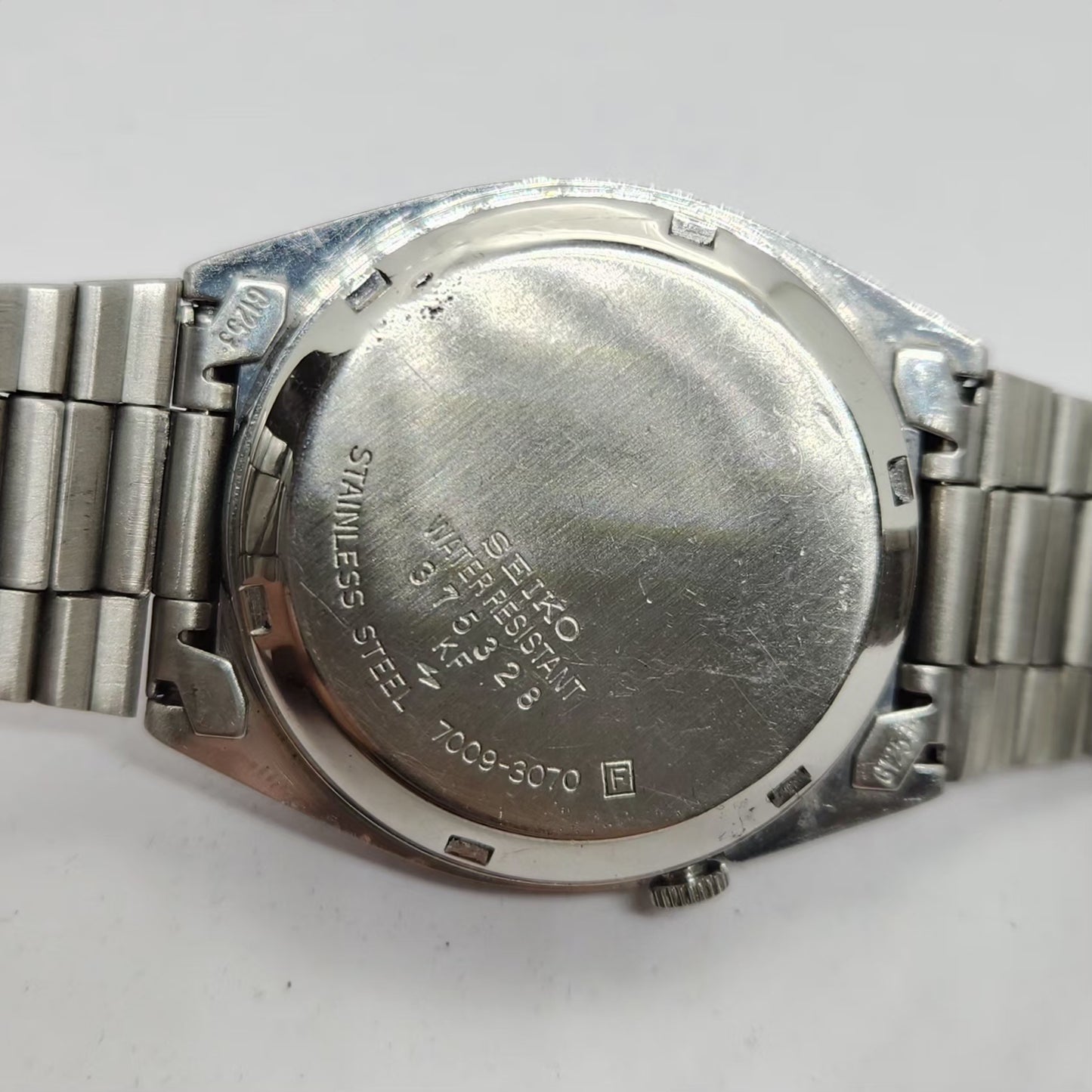 Vintage 1983 Original Seiko 5 Automatic 7009-3070 Black Face 17 Jewels Day-Date Japanese Men's Wrist Watch OG293