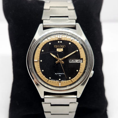 Vintage 1981 Original Seiko 5 Automatic 7009-8020 Black Face 17 Jewels Day-Date Japanese Men's Wrist Watch OG294