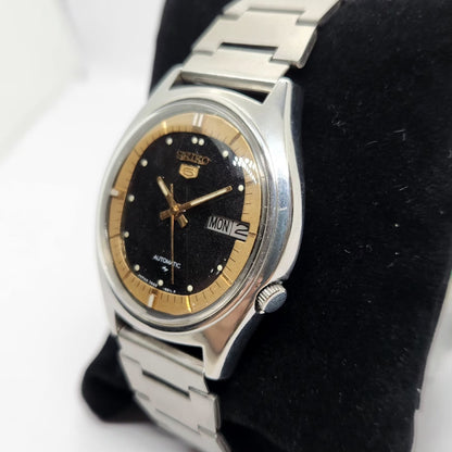 Vintage 1981 Original Seiko 5 Automatic 7009-8020 Black Face 17 Jewels Day-Date Japanese Men's Wrist Watch OG294