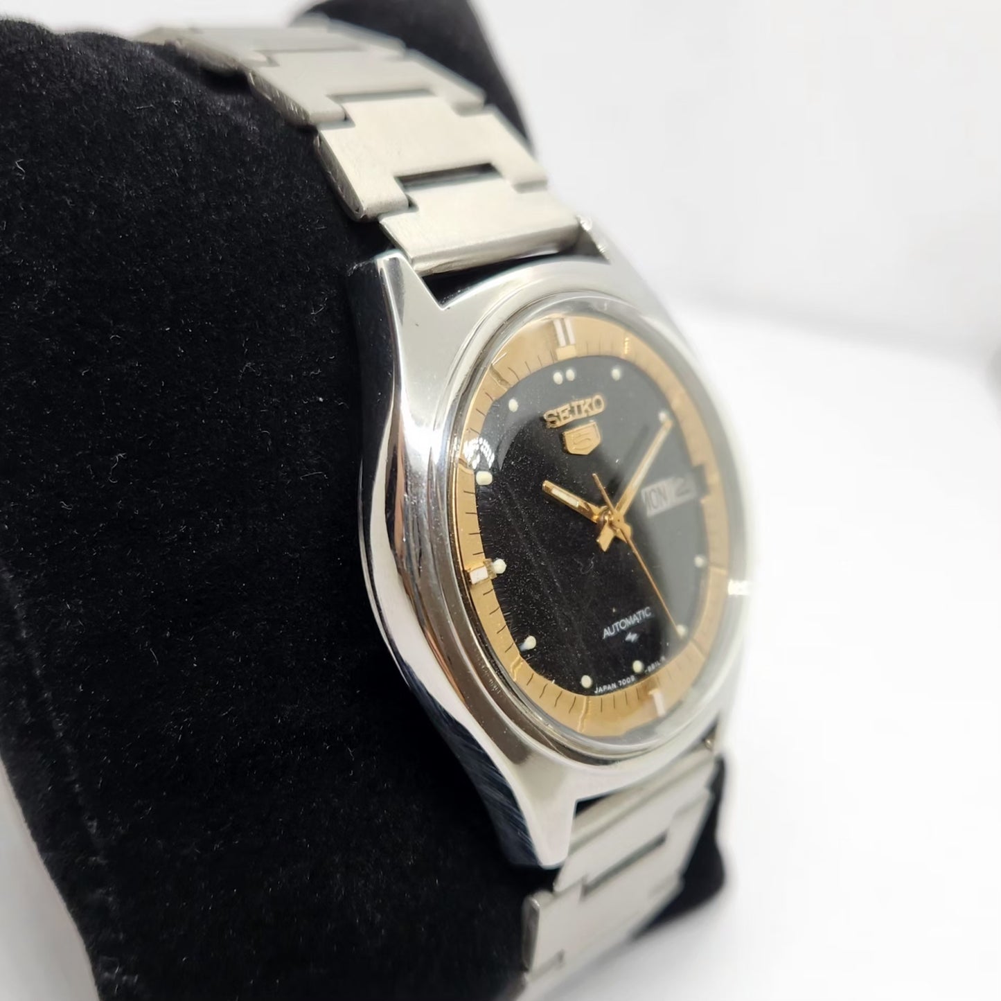 Vintage 1981 Original Seiko 5 Automatic 7009-8020 Black Face 17 Jewels Day-Date Japanese Men's Wrist Watch OG294