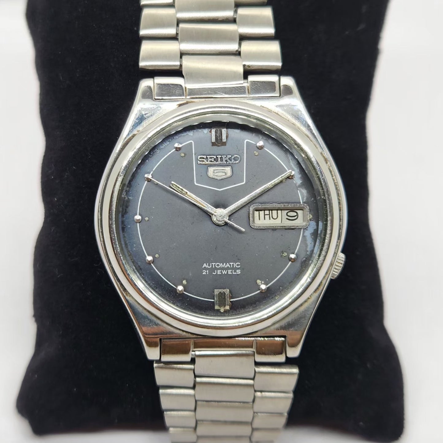 Vintage 1973 Original Seiko 5 Automatic 7019-8180 Grey face 21 Jewels Day-Date Japanese Men's Wrist Watch OG295
