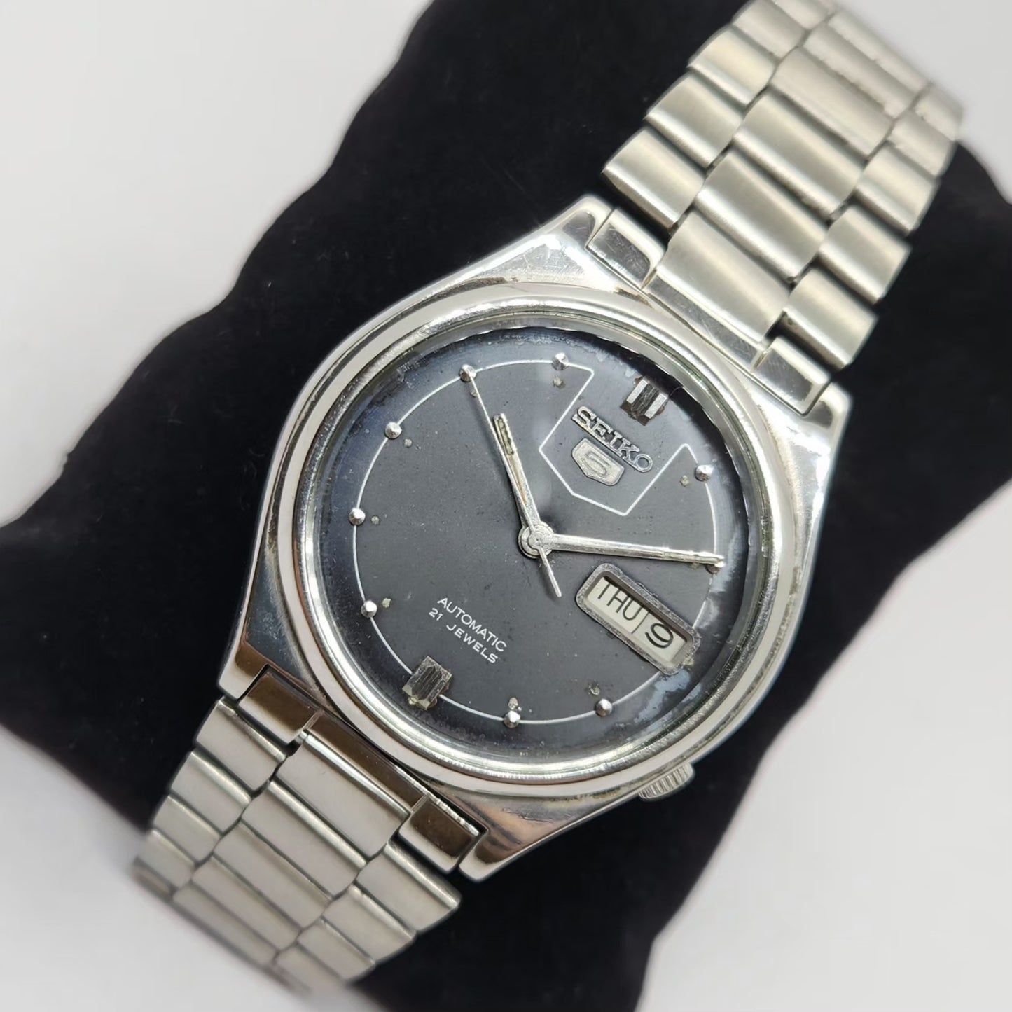 Vintage 1973 Original Seiko 5 Automatic 7019-8180 Grey face 21 Jewels Day-Date Japanese Men's Wrist Watch OG295