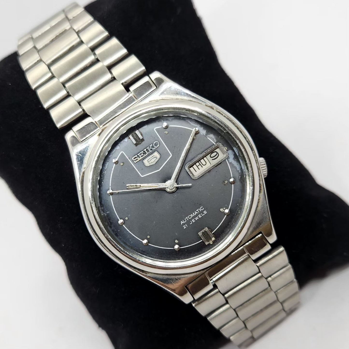 Vintage 1973 Original Seiko 5 Automatic 7019-8180 Grey face 21 Jewels Day-Date Japanese Men's Wrist Watch OG295