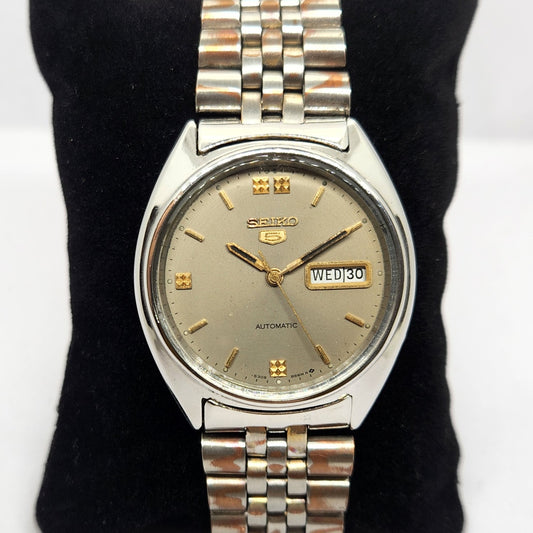 Vintage 1976 Original Seiko 5 Automatic 6309-8840 Grey face 17 Jewels Day-Date Japanese Men's Wrist Watch OG298