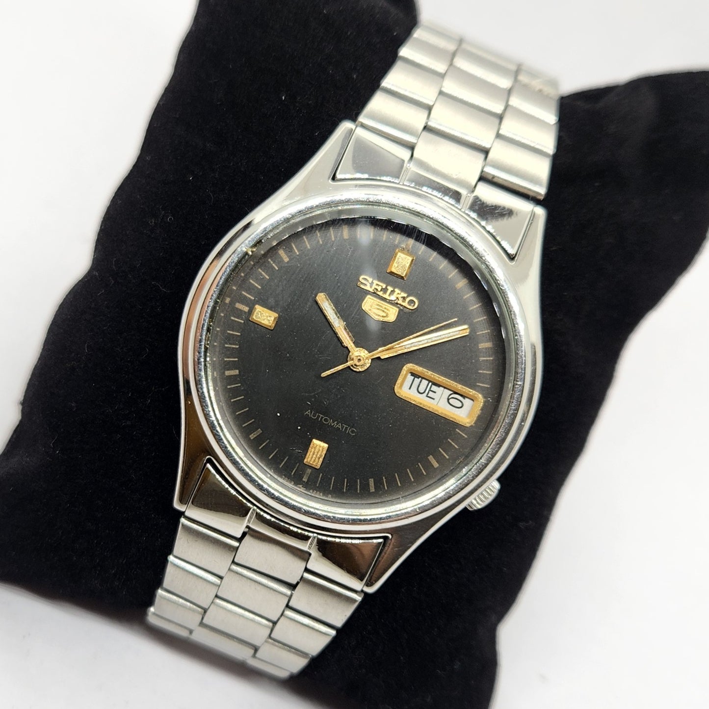 Vintage 1983 Original Seiko 5 Automatic 7009-3131 Black face 17 Jewels Day-Date Japanese Men's Wrist Watch OG301