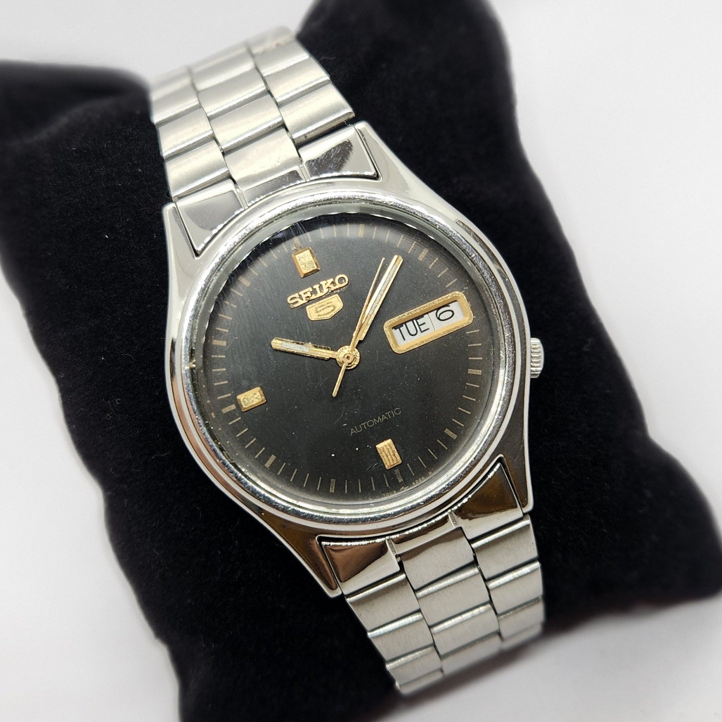 Vintage 1983 Original Seiko 5 Automatic 7009-3131 Black face 17 Jewels Day-Date Japanese Men's Wrist Watch OG301