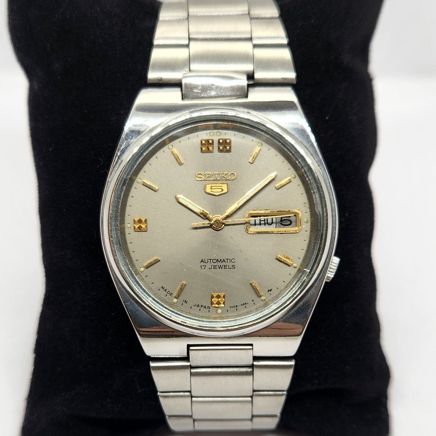 Vintage 1979 Original Seiko 5 Automatic 7009-3130 Grey Face 17 Jewels Day-Date Japanese Men's Wrist Watch OG302