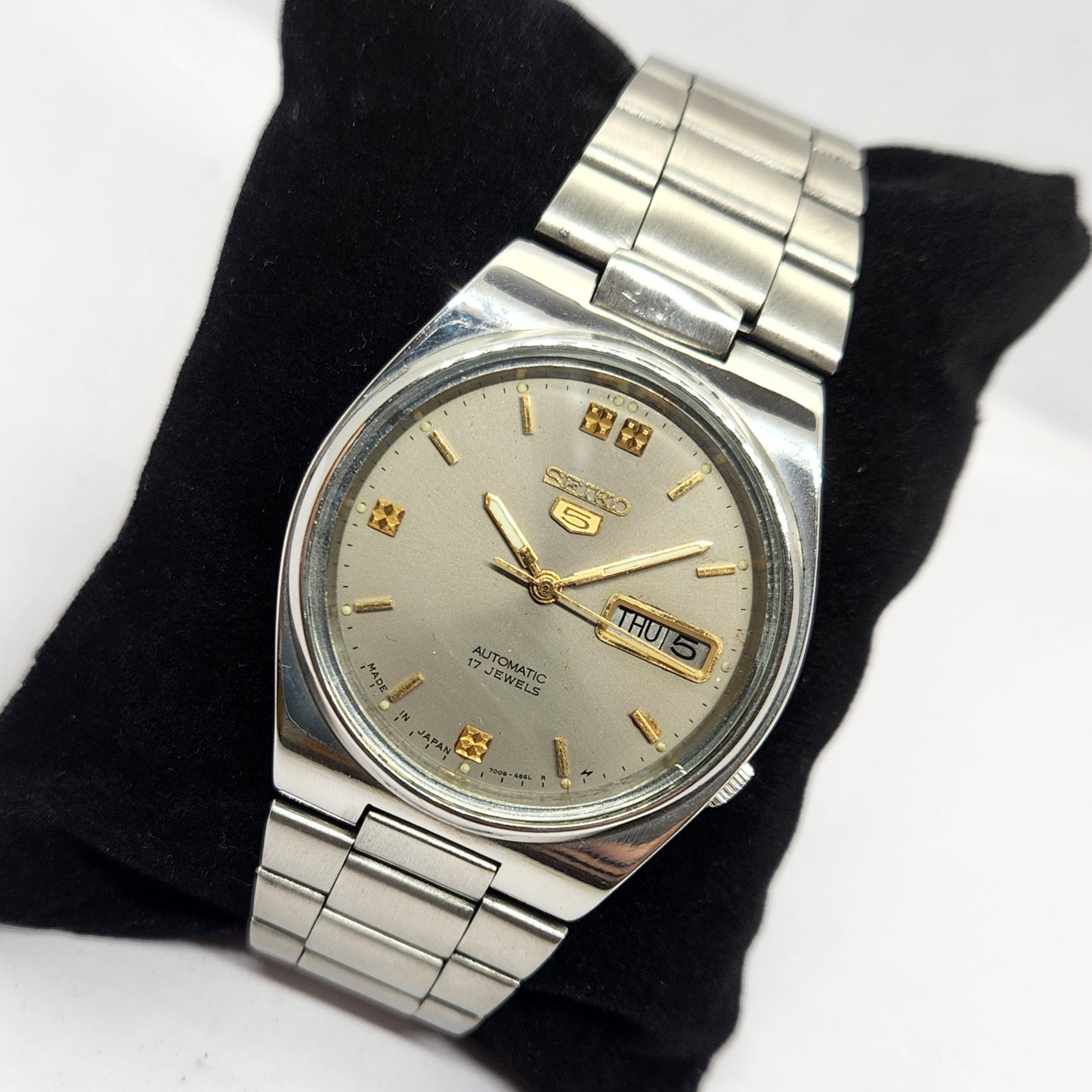 Vintage 1979 Original Seiko 5 Automatic 7009-3130 Grey Face 17 Jewels Day-Date Japanese Men's Wrist Watch OG302