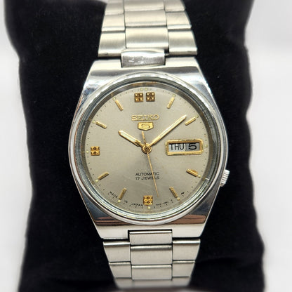 Vintage 1979 Original Seiko 5 Automatic 7009-3130 Grey Face 17 Jewels Day-Date Japanese Men's Wrist Watch OG302