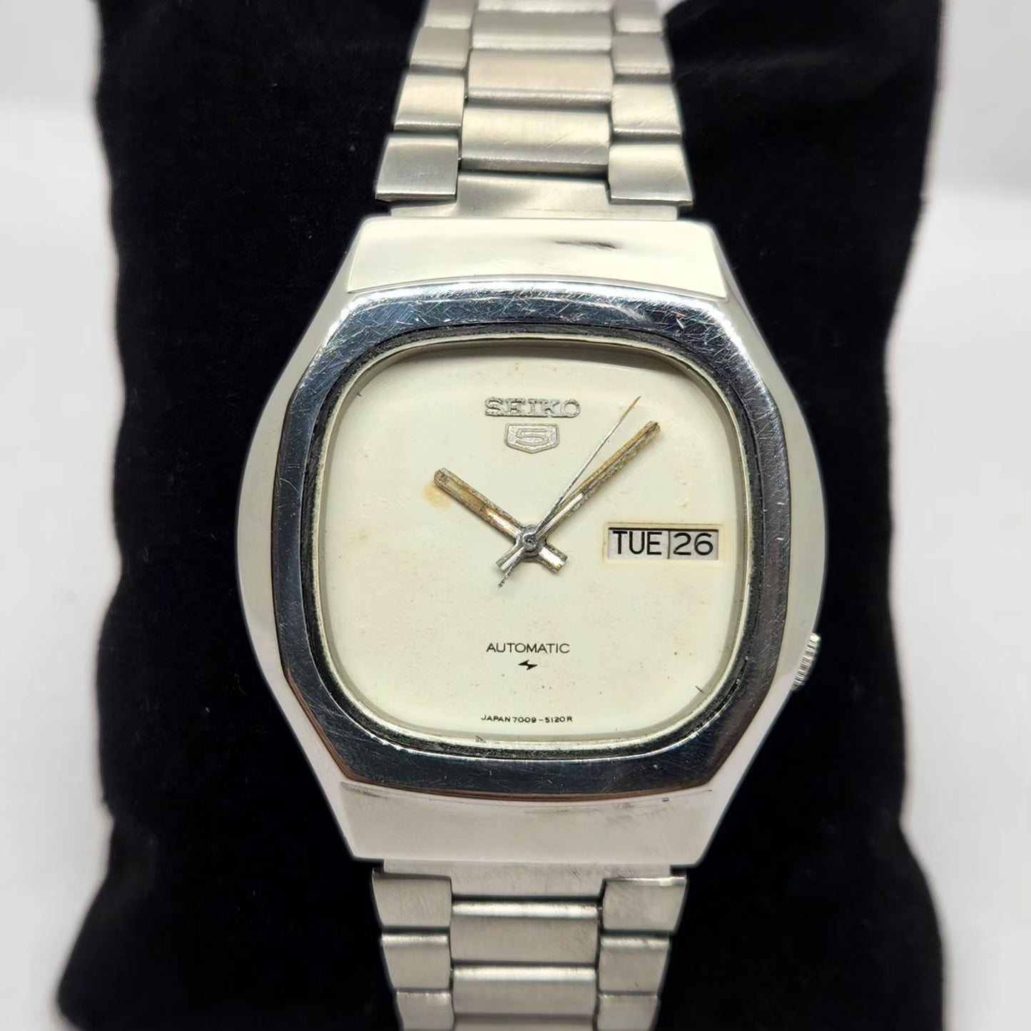 Vintage 1982 Original Seiko 5 Automatic 7009-5180 White face 17 Jewels Day-Date Japanese Men's Wrist Watch OG303