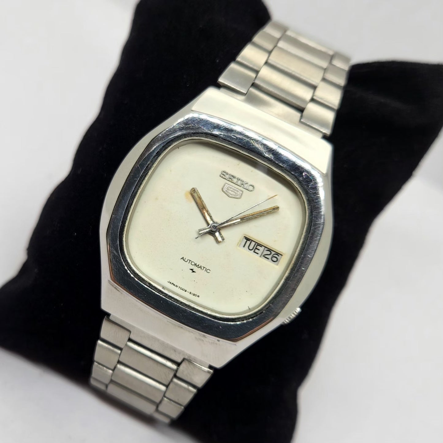 Vintage 1982 Original Seiko 5 Automatic 7009-5180 White face 17 Jewels Day-Date Japanese Men's Wrist Watch OG303