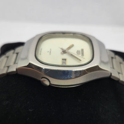 Vintage 1982 Original Seiko 5 Automatic 7009-5180 White face 17 Jewels Day-Date Japanese Men's Wrist Watch OG303