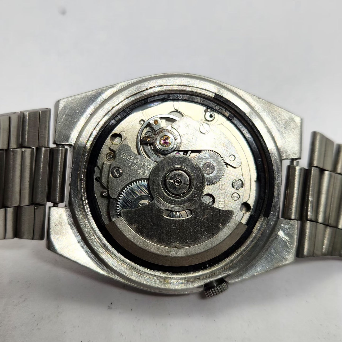 Vintage 1979 Original Seiko 5 Automatic 7009-3130 Grey face 17 Jewels Day-Date Japanese Men's Wrist Watch OG304