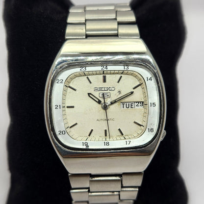 Vintage 1982 Original Seiko 5 Automatic 6349-5000 White face 23 Jewels Day-Date Japanese Men's Wrist Watch OG305