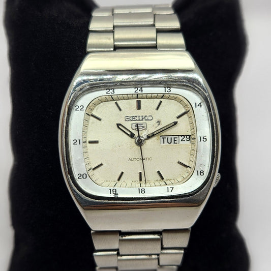 Vintage 1982 Original Seiko 5 Automatic 6349-5000 White face 23 Jewels Day-Date Japanese Men's Wrist Watch OG305
