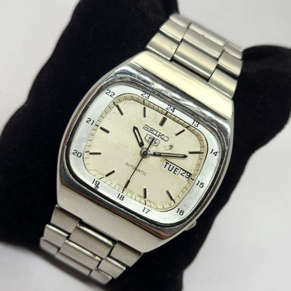 Vintage 1982 Original Seiko 5 Automatic 6349-5000 White face 23 Jewels Day-Date Japanese Men's Wrist Watch OG305