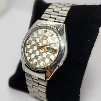 Vintage 1975 Original Seiko 5 Automatic 7019-8080 Silver face 21 Jewels Day-Date Japanese Men's Wrist Watch OG306