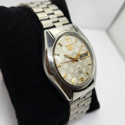 Vintage 1975 Original Seiko 5 Automatic 7019-8080 Silver face 21 Jewels Day-Date Japanese Men's Wrist Watch OG306