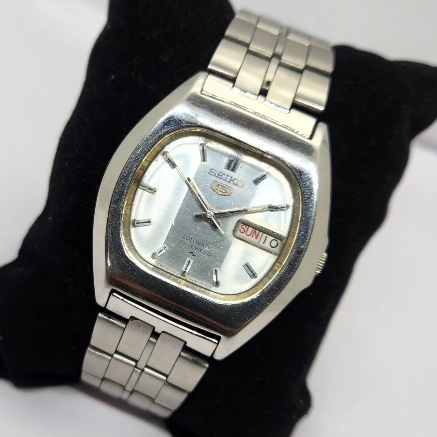 Vintage 1976 Original Seiko 5 Automatic 7009-5010 Silver Face 17 Jewels Day-Date Japanese Men's Wrist Watch OG308