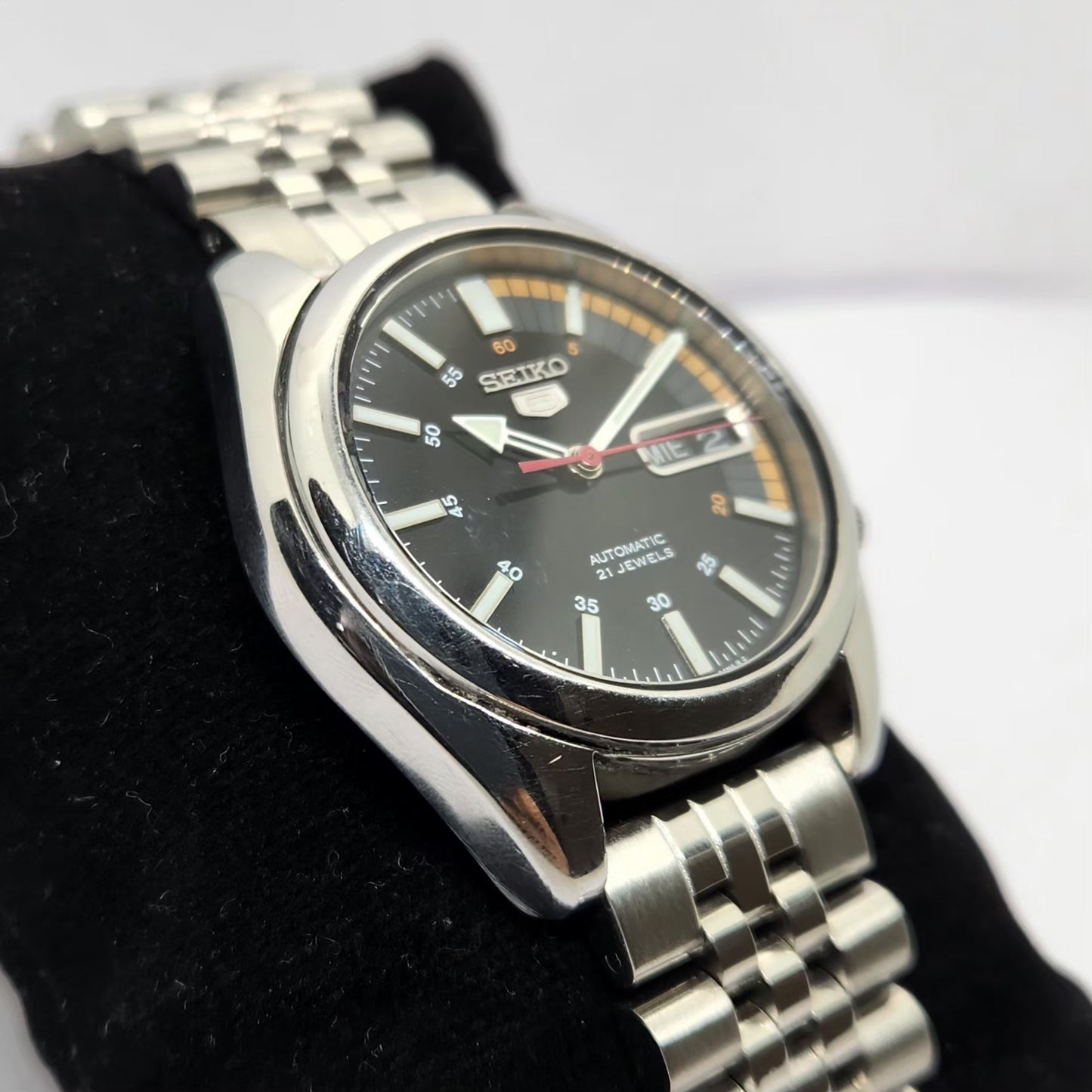 Vintage 1980 Original Seiko 5 Automatic 7S26 Black Face 21 Jewels Day-Date Japanese Men's Wrist Watch OG309