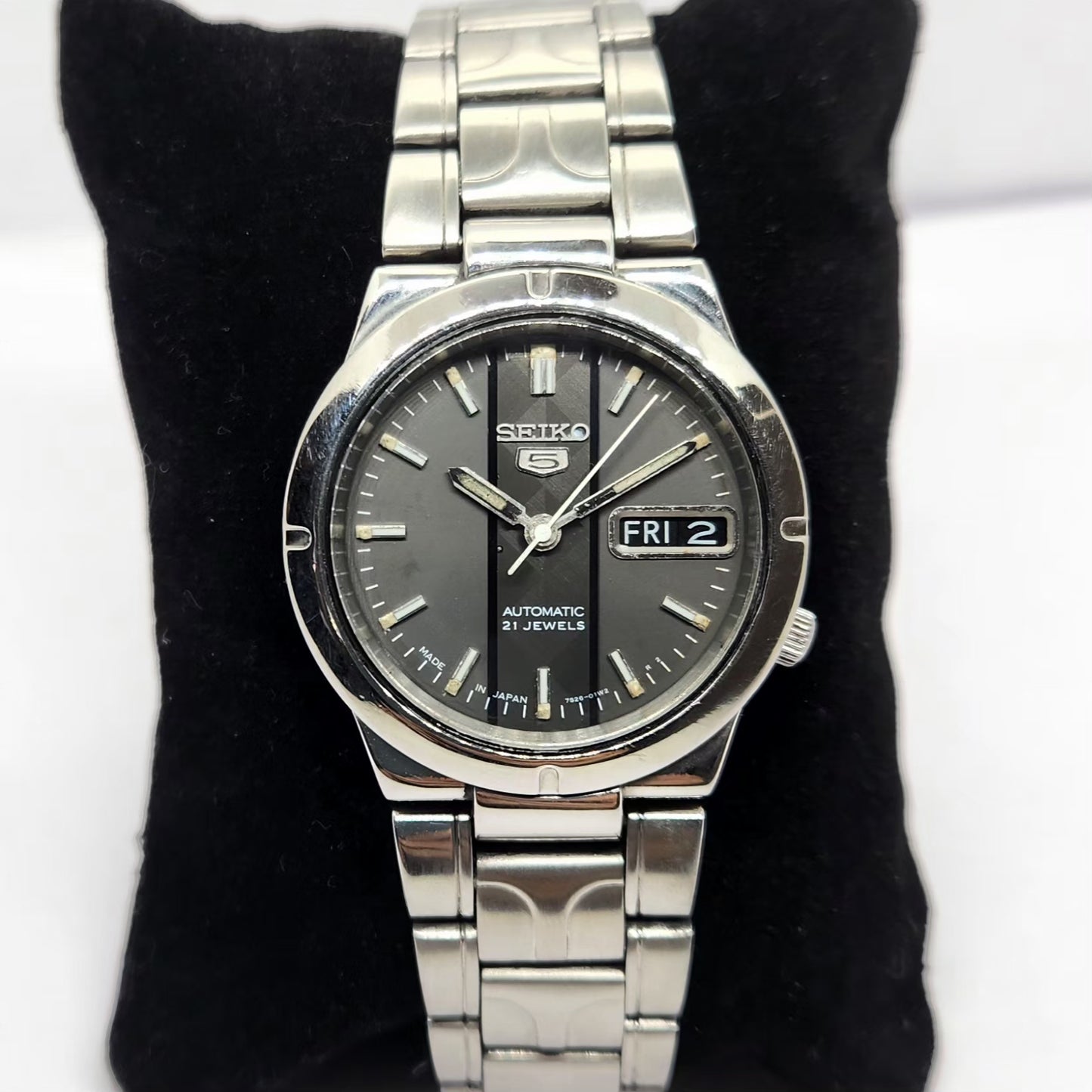 Vintage 2004 Original Seiko 5 Automatic 7S26 Black Face 21 Jewels Day-Date Japanese Men's Wrist Watch OG311