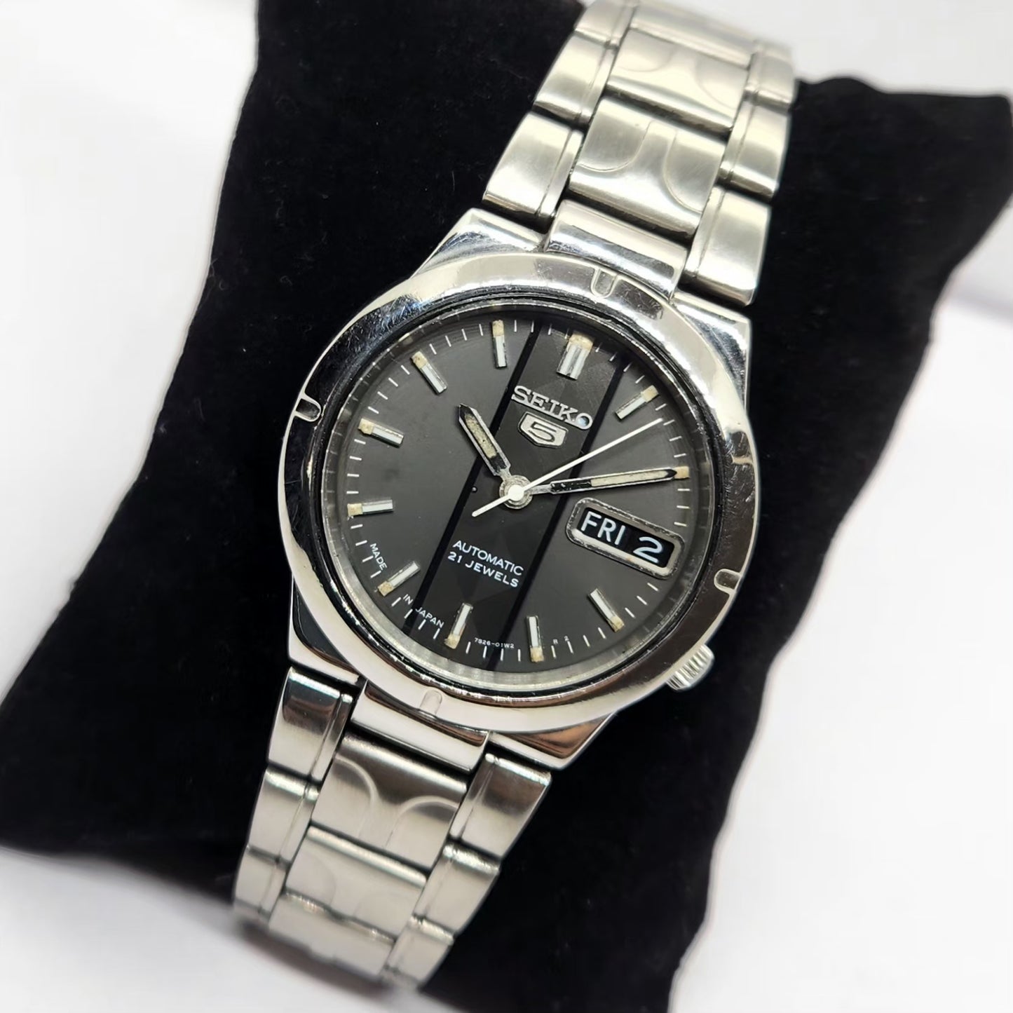 Vintage 2004 Original Seiko 5 Automatic 7S26 Black Face 21 Jewels Day-Date Japanese Men's Wrist Watch OG311