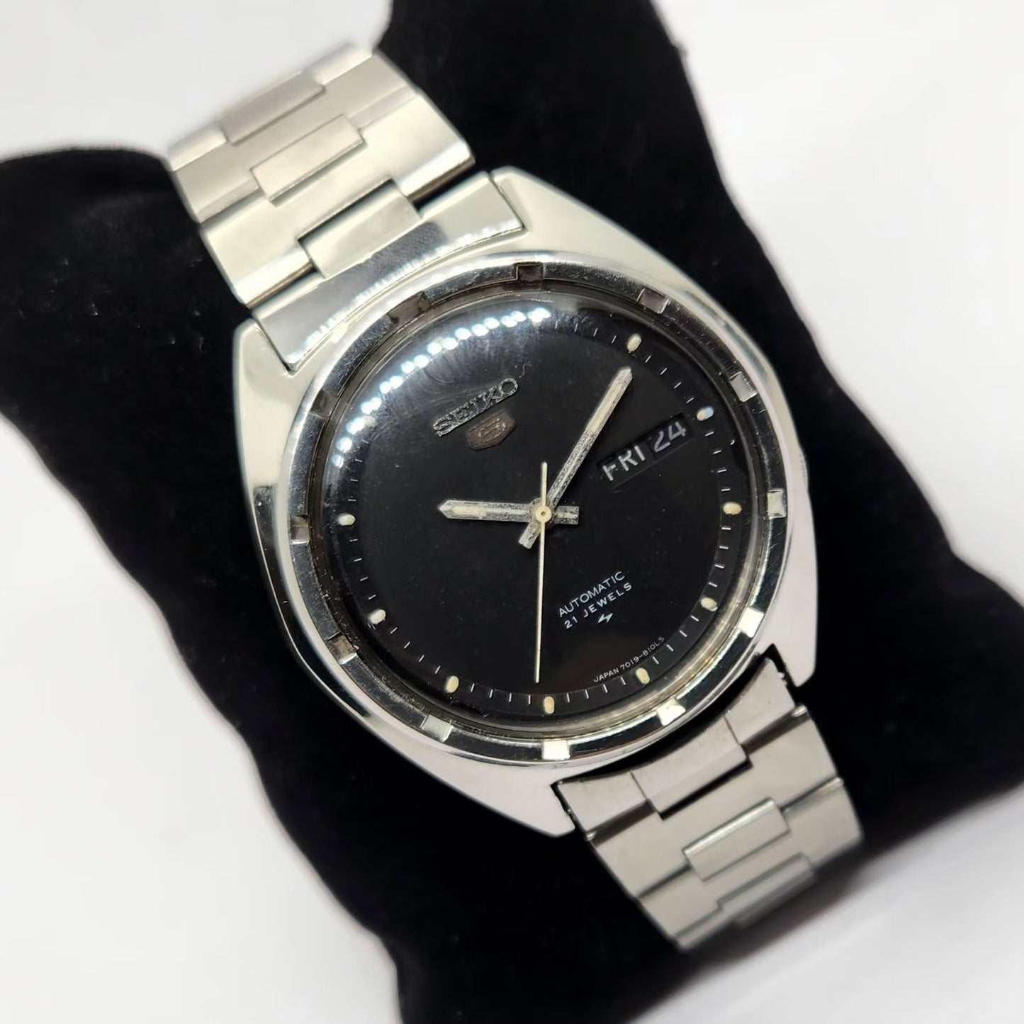 Vintage 1977 Original Seiko 5 Automatic 7019-8080 BlackFace 21 Jewels Day-Date Japanese Men's Wrist Watch OG313