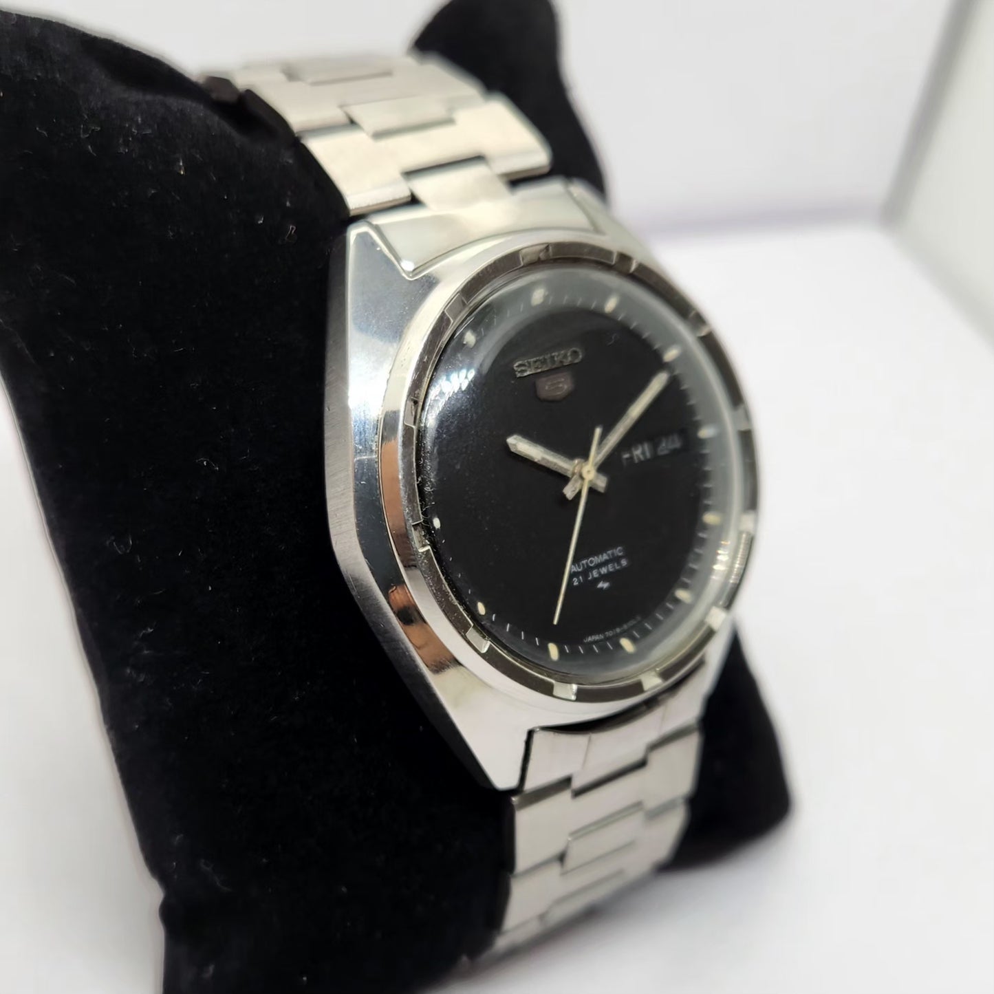 Vintage 1977 Original Seiko 5 Automatic 7019-8080 BlackFace 21 Jewels Day-Date Japanese Men's Wrist Watch OG313