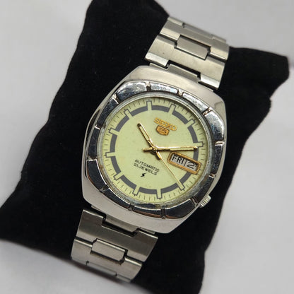 Vintage 1976 Original Seiko 5 Automatic 7009-7370 Green Face 17 Jewels Day-Date Japanese Men's Wrist Watch OG315