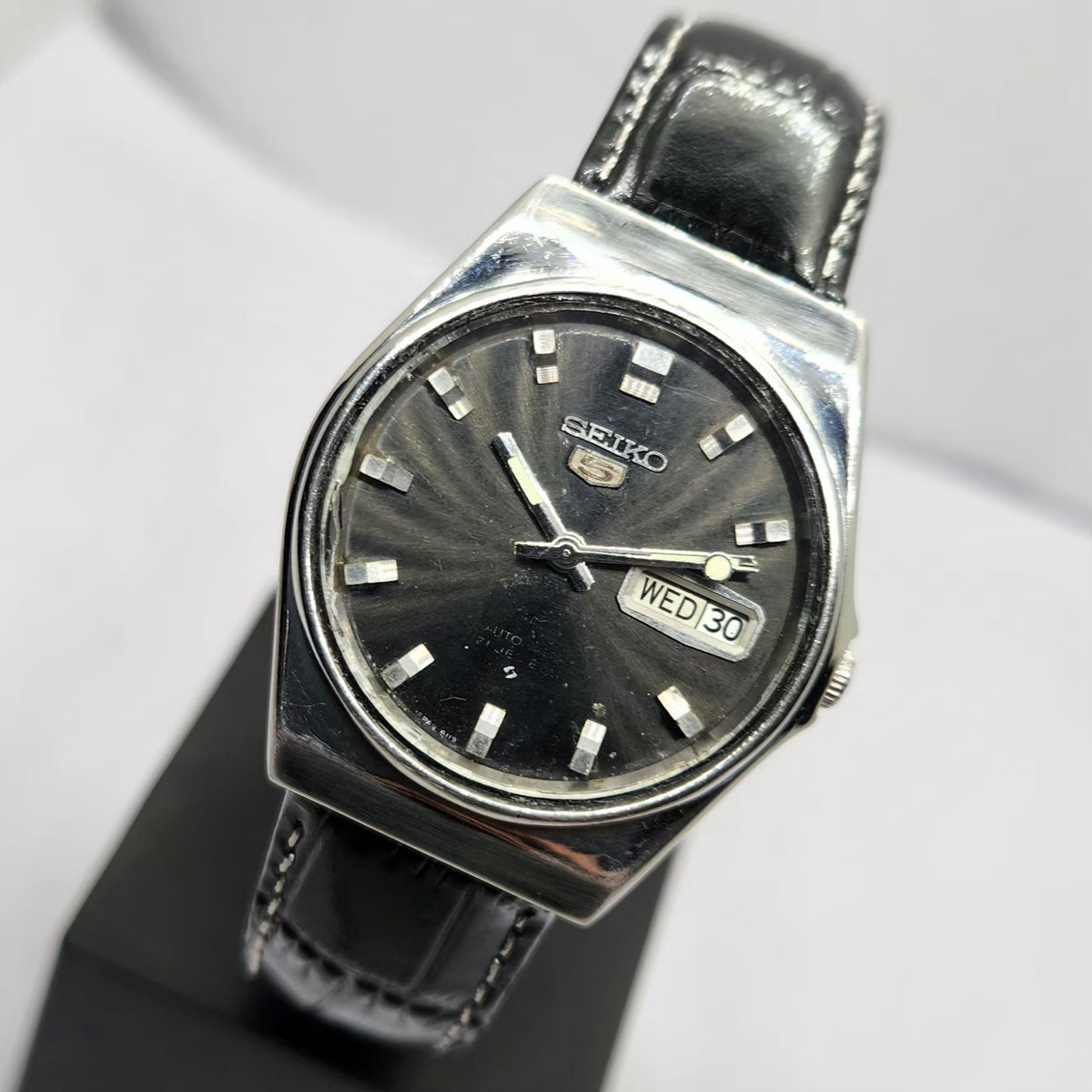 Vintage 1983 Original Seiko 5 Automatic 6309-5840 Black Face 17 Jewels Day-Date Japanese Men's Wrist Watch OG319