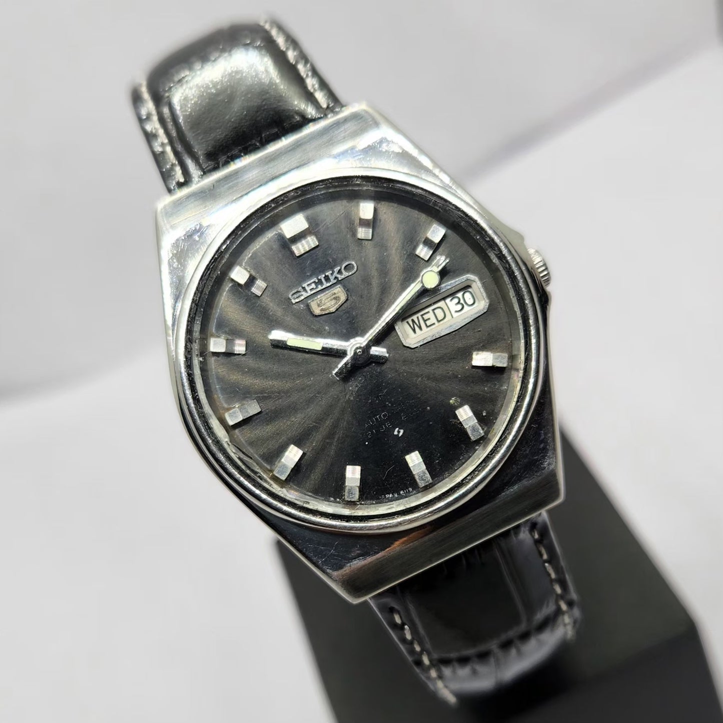 Vintage 1983 Original Seiko 5 Automatic 6309-5840 Black Face 17 Jewels Day-Date Japanese Men's Wrist Watch OG319