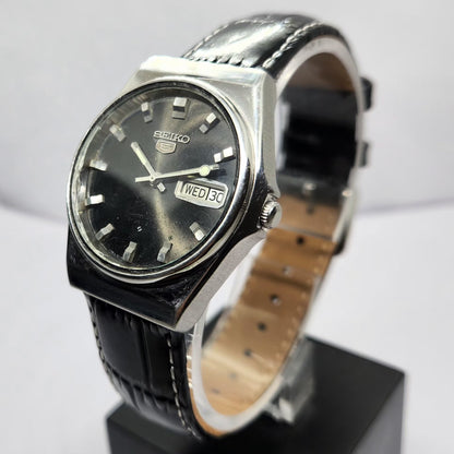 Vintage 1983 Original Seiko 5 Automatic 6309-5840 Black Face 17 Jewels Day-Date Japanese Men's Wrist Watch OG319