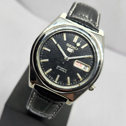 Vintage 1980 Original Seiko 5 Automatic 7S26-00Y0 Black Face 21 Jewels Day-Date Japanese Men's Wrist Watch OG320