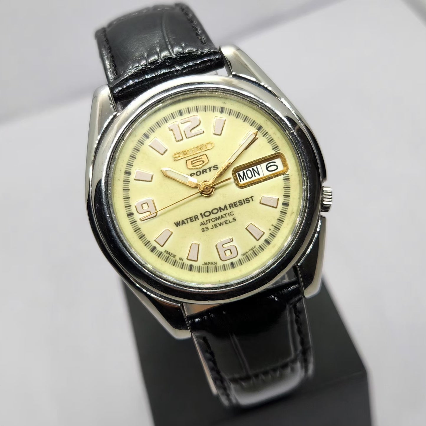 Vintage 2005 Original Seiko 5 Sports Automatic 7s26-0530 Lume Face 21 Jewels Day-Date Japanese Men's Wrist Watch OG320